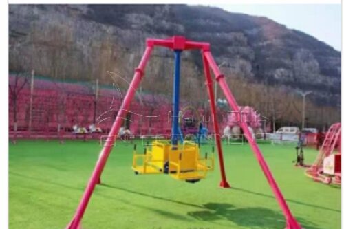 Playground hoisting assembly