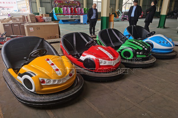 Adults bumper car amusement ride